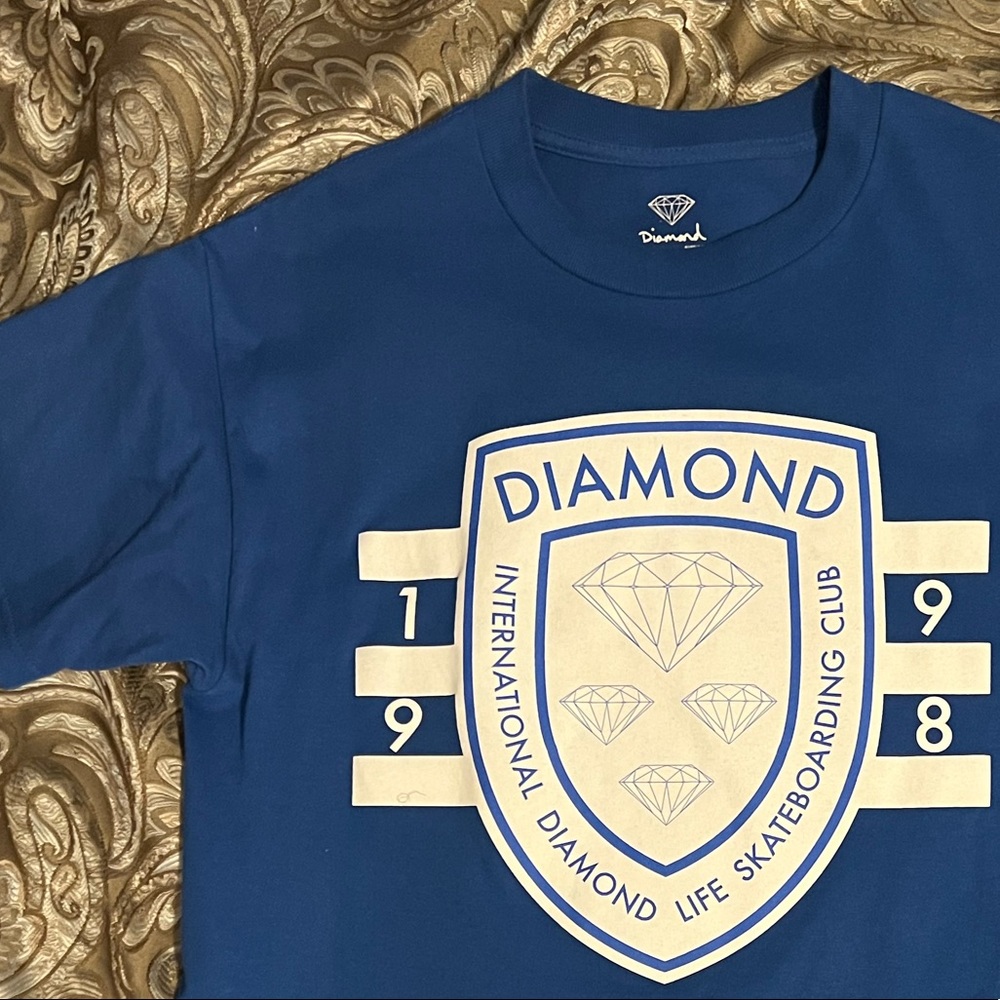 Diamond graphic tee